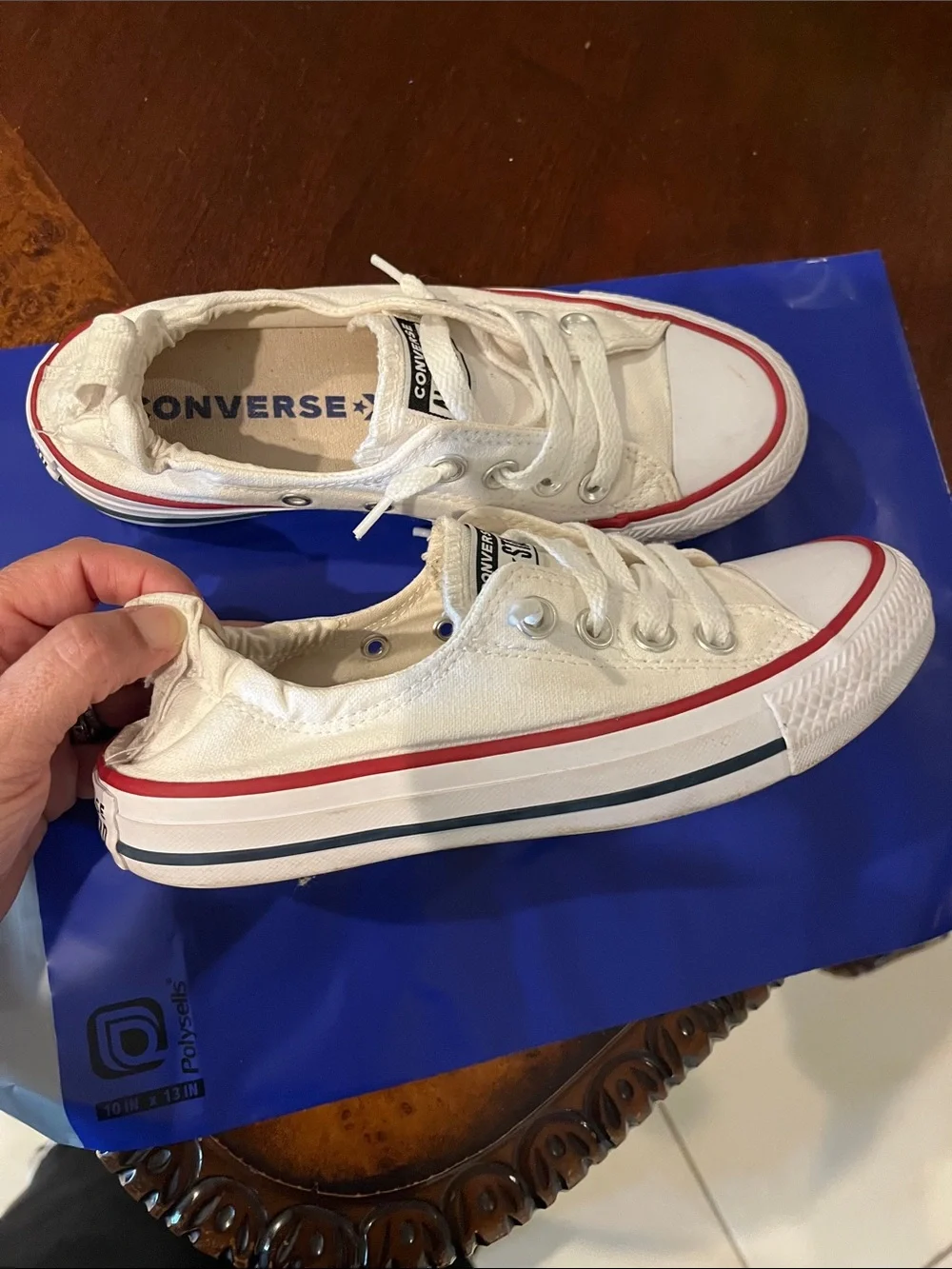 Converse Ladies White Canvas Shorelines Slip-On Sneakers with Red Trim sz 5 - Picture 4 of 6